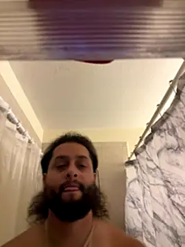 hunglatino239 online show from 10/31/25, 11:22