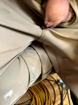 Snapshot of Darekjapa chatting on 09/27/25, 10:31 Darekjapa online show from 09/27/25, 10:31