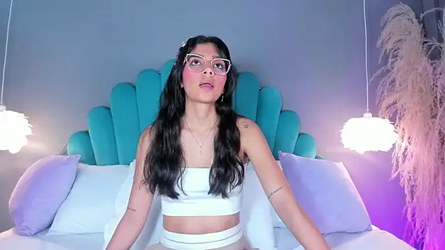 AlassiaHocthner online show from 10/15/25, 11:43