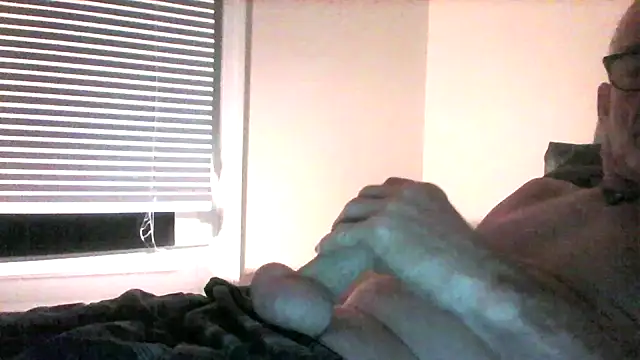 Snapshot of marcie2963 chatting on 10/14/25, 09:43 marcie2963 online show from 10/14/25, 09:43