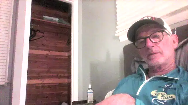 Snapshot of marcie2963 chatting on 10/23/25, 11:03 marcie2963 online show from 10/23/25, 11:03