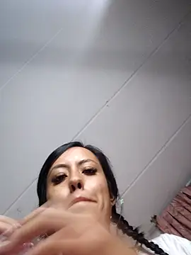 Snapshot of Queen_Ashly chatting on 02/10/26, 02:37 Queen Ashly online show from 02/10/26, 02:37