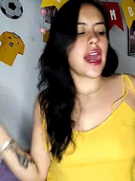 Snapshot of Queen_Ashly chatting on 06/21/26, 12:13 Queen Ashly online show from 06/21/26, 12:13
