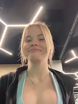 Snapshot of SMELLSEX chatting on 12/02/25, 08:37 SMELLSEX online show from 12/02/25, 08:37