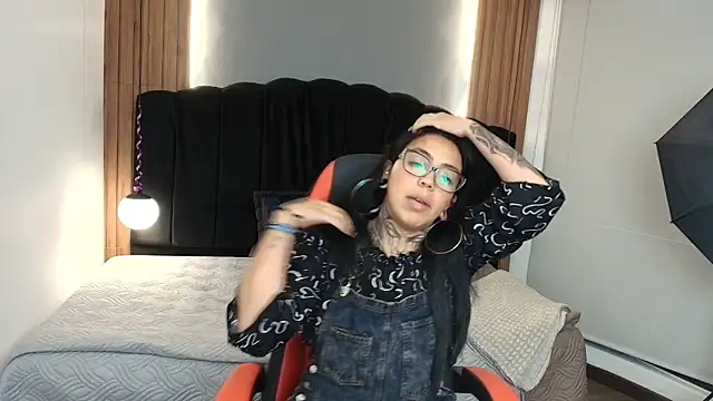 LiaMonroee  online show from 05/20/26, 12:11