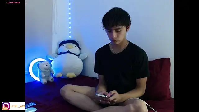 Noah Blaze online show from 12/17/25, 03:01