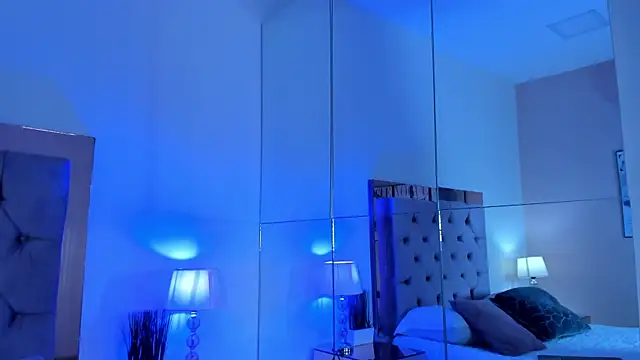 Snapshot of hillary_chen chatting on 11/28/25, 03:09 hillary chen online show from 11/28/25, 03:09