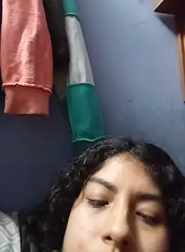 Snapshot of Syndel23 chatting on 09/24/25, 03:10 Syndel23 online show from 09/24/25, 03:10