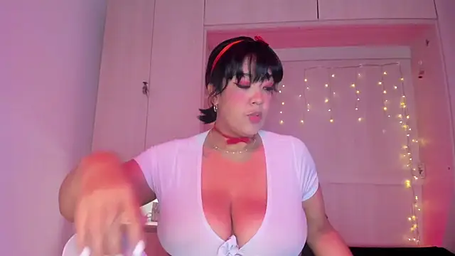 Snapshot of VickyRuiz_ chatting on 02/04/26, 12:11 VickyRuiz online show from 02/04/26, 12:11