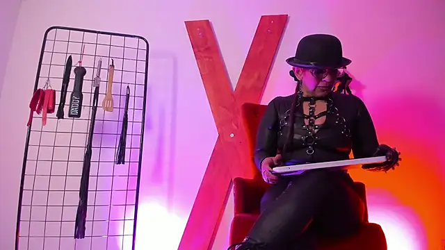 Miss Mirandaa online show from 11/22/25, 02:16