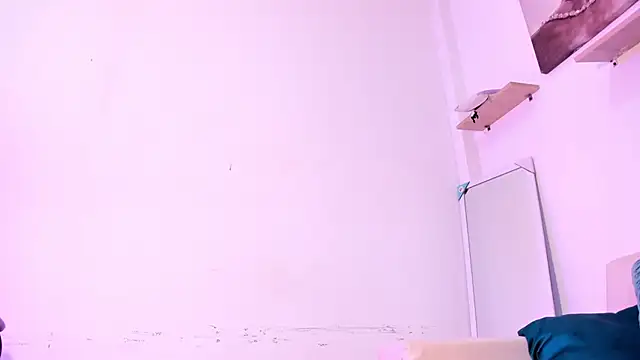 Gabrielaa Miller  online show from 11/26/25, 07:26