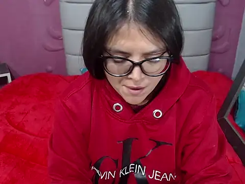 Cailing Zu online show from 12/05/25, 07:39