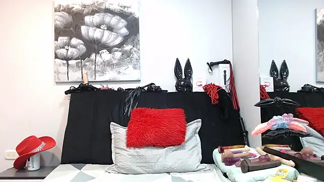 DonnaJoness online show from 04/30/26, 08:37