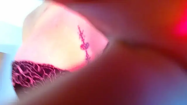 Snapshot of lilithxy chatting on 11/25/25, 02:17 lilithxy online show from 11/25/25, 02:17