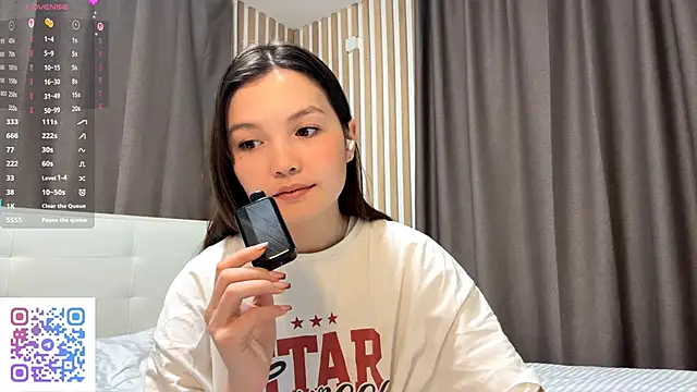 KiraVelvet online show from 10/01/25, 06:03