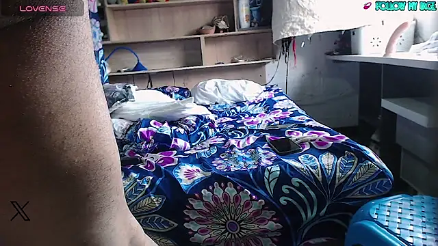 luisafe2025 online show from 10/16/25, 04:41