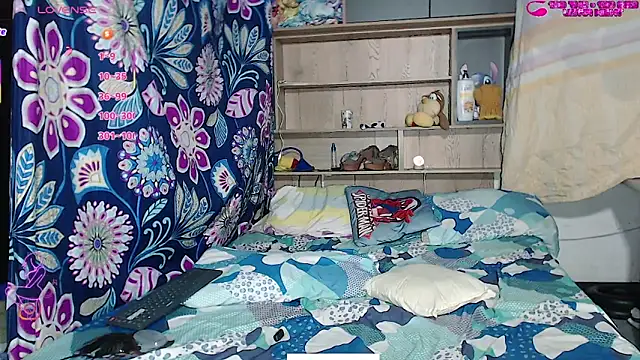 luisafe2025 online show from 10/30/25, 04:03