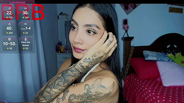 mia yireth online show from 11/19/25, 12:10