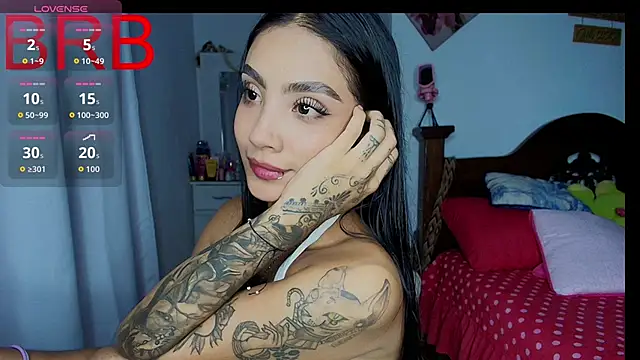 mia yireth online show from 12/01/25, 11:43
