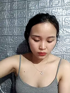 Lili lovely online show from 12/17/25, 08:20