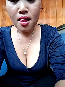 Snapshot of maycuc123 chatting on 09/17/25, 04:36 maycuc123 online show from 09/17/25, 04:36