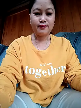 Snapshot of maycuc123 chatting on 09/27/25, 12:59 maycuc123 online show from 09/27/25, 12:59