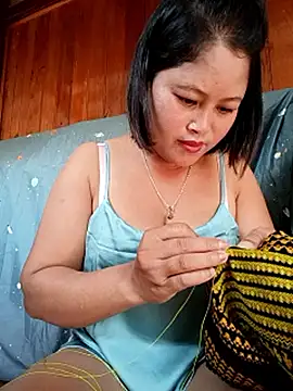 Snapshot of maycuc123 chatting on 10/12/25, 02:32 maycuc123 online show from 10/12/25, 02:32