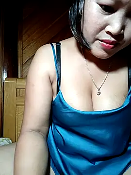 Snapshot of maycuc123 chatting on 10/14/25, 06:36 maycuc123 online show from 10/14/25, 06:36