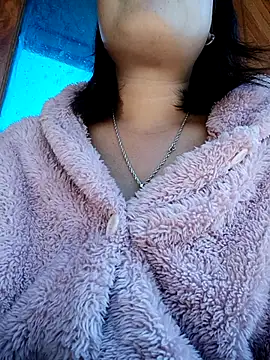 Snapshot of maycuc123 chatting on 11/30/25, 02:48 maycuc123 online show from 11/30/25, 02:48