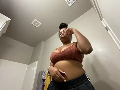 Snapshot of princesslivv chatting on 10/14/25, 08:53 princesslivv online show from 10/14/25, 08:53