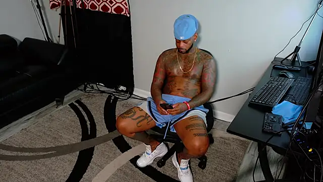 SLANGONDEMHOES online show from 12/01/25, 04:56