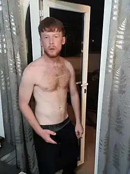 Snapshot of bailey_mcvicar chatting on 12/14/25, 11:20 bailey mcvicar online show from 12/14/25, 11:20