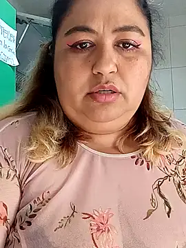 Snapshot of curvy_diva_ chatting on 09/19/25, 01:12 curvy diva  online show from 09/19/25, 01:12