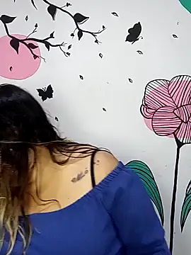 Snapshot of curvy_diva_ chatting on 10/06/25, 11:07 curvy diva  online show from 10/06/25, 11:07