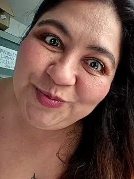 Snapshot of curvy_diva_ chatting on 10/23/25, 01:54 curvy diva  online show from 10/23/25, 01:54