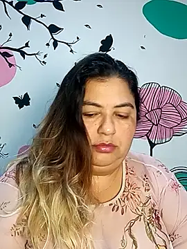 Snapshot of curvy_diva_ chatting on 10/24/25, 11:06 curvy diva  online show from 10/24/25, 11:06
