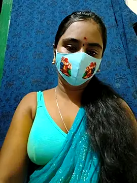 Snapshot of mini-queen chatting on 09/15/25, 05:13 mini-queen online show from 09/15/25, 05:13