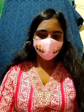 Snapshot of mini-queen chatting on 10/26/25, 11:49 mini-queen online show from 10/26/25, 11:49