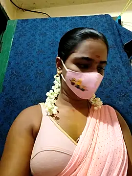 Snapshot of mini-queen chatting on 11/02/25, 02:08 mini-queen online show from 11/02/25, 02:08