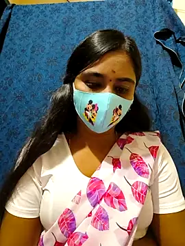 Snapshot of mini-queen chatting on 11/05/25, 04:29 mini-queen online show from 11/05/25, 04:29