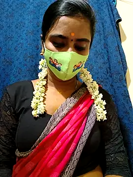 Snapshot of mini-queen chatting on 11/15/25, 06:48 mini-queen online show from 11/15/25, 06:48