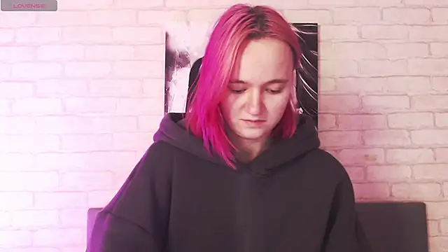 Ericha Stone online show from 09/27/25, 01:32