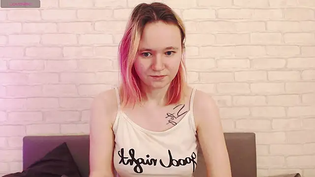Snapshot of Ericha_Stone chatting on 02/07/26, 02:15 Ericha Stone online show from 02/07/26, 02:15