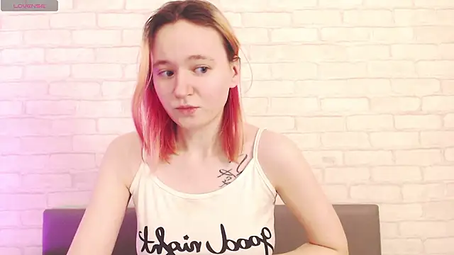 Snapshot of Ericha_Stone chatting on 02/12/26, 01:11 Ericha Stone online show from 02/12/26, 01:11