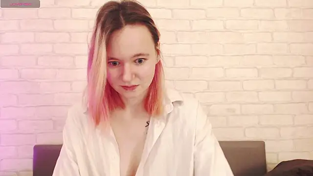 Snapshot of Ericha_Stone chatting on 03/06/26, 01:24 Ericha Stone online show from 03/06/26, 01:24