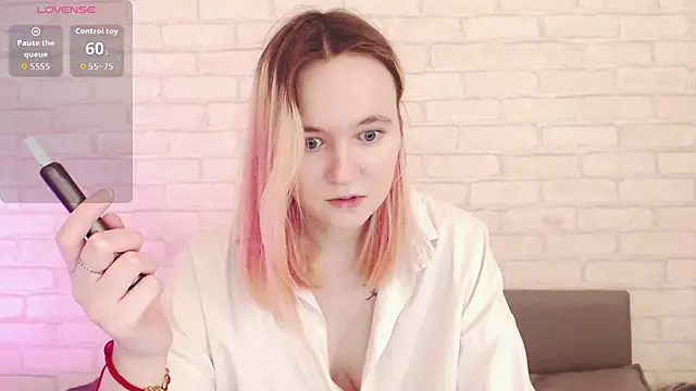 Snapshot of Ericha_Stone chatting on 04/07/26, 08:15 Ericha Stone online show from 04/07/26, 08:15