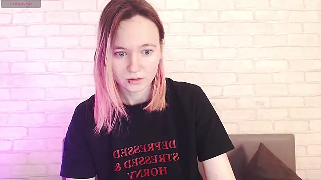 Snapshot of Ericha_Stone chatting on 04/18/26, 01:53 Ericha Stone online show from 04/18/26, 01:53