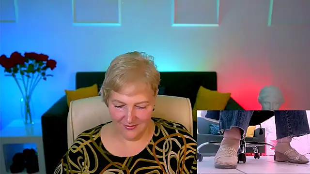 Snapshot of MaryMogan chatting on 10/02/25, 12:23 MaryMogan online show from 10/02/25, 12:23