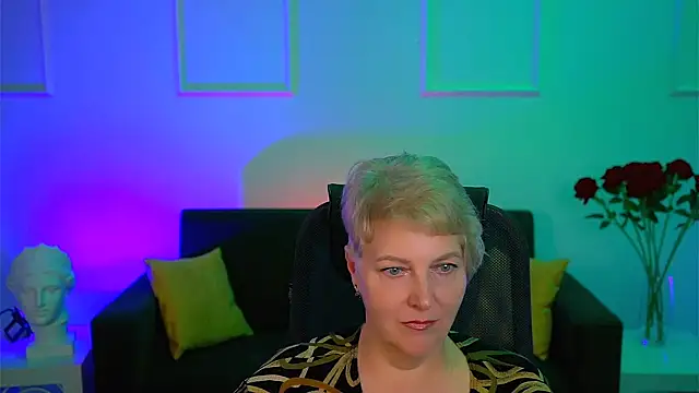 Snapshot of MaryMogan chatting on 10/06/25, 08:23 MaryMogan online show from 10/06/25, 08:23