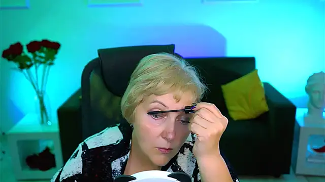 Snapshot of MaryMogan chatting on 10/09/25, 08:12 MaryMogan online show from 10/09/25, 08:12